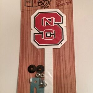 NC State Mailbox Topper Flag Kit | NCAA Logo Red S | New in Package